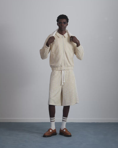 MAN [Model is 188 cm / 6’2” wearing size L]